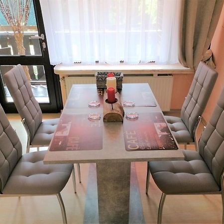 Top Ferienwohnung Mit Tiefgaragenstellplatz, Auch Fuer Laengere Aufenthalte ซัสบาควัลเดิน ภายนอก รูปภาพ
